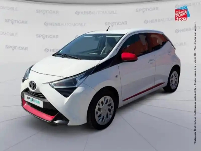 Toyota Aygo 1.0 vvt-i 72ch x-play 5p my20 — photo 1