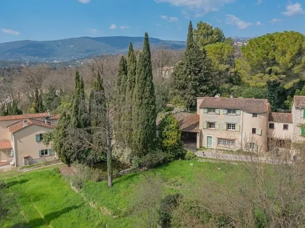 Maison 6 pièces 410 m²