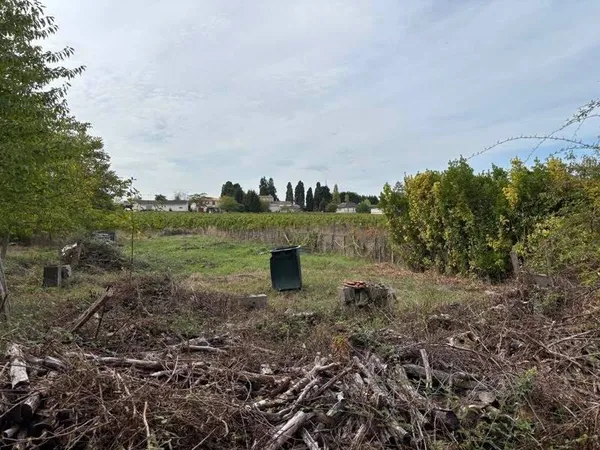 Terrain constructible 1226 m²