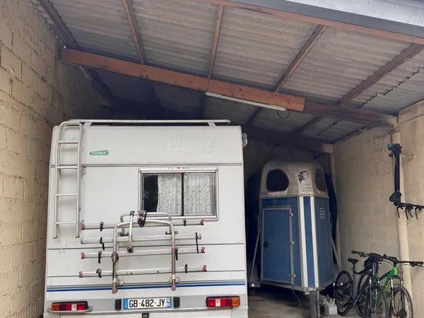🚐 Hivernage & stockage sécurisé - Camping-car, van, voiture, garde-meuble