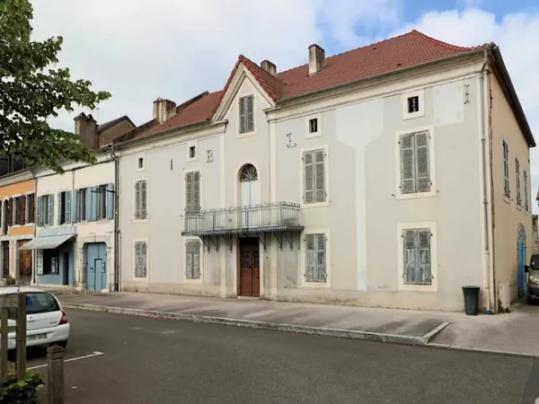 Maison 11 pièces 580 m²