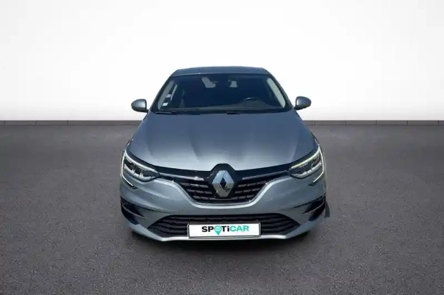 Renault Megane mégane iv berline tce 140 edc fap — photo 2