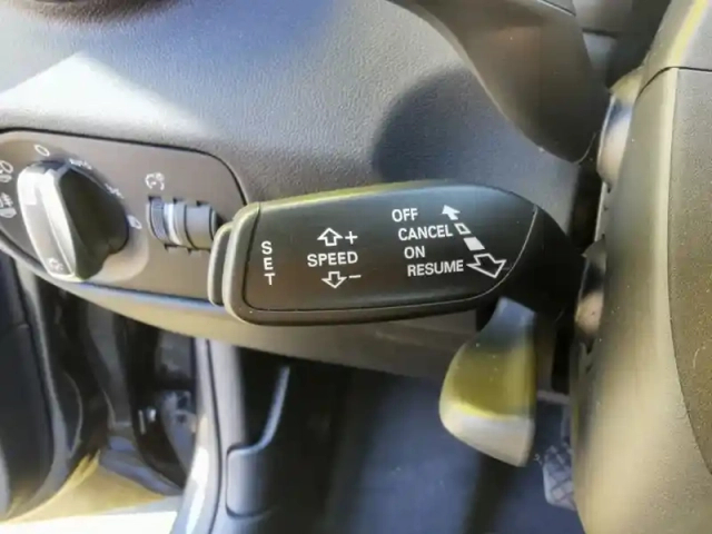 Audi A1 basis 1.0 tfsi 95 ch bvm5 — photo 16