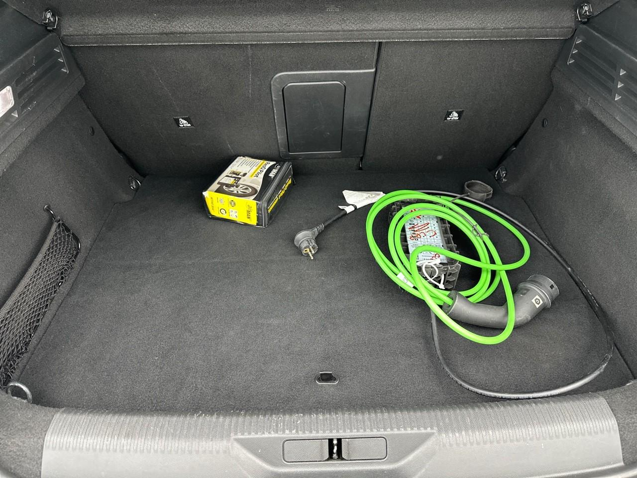 Peugeot 308 phev 180 e-eat8 allure — photo 6