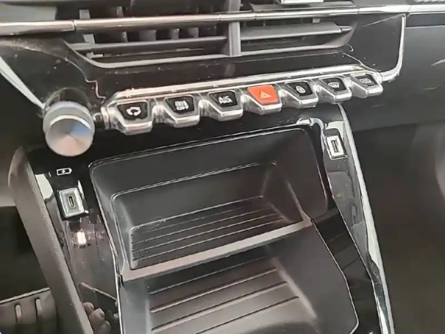 Peugeot 2008 puretech 130 s&amp;s bvm6 — photo 22