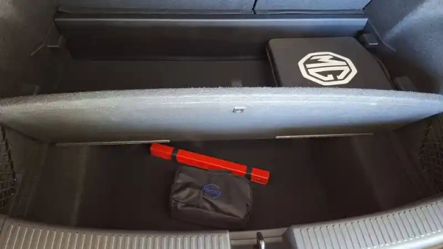 Mg Mg4 ev urban 54 kwh - 118 kw — photo 22