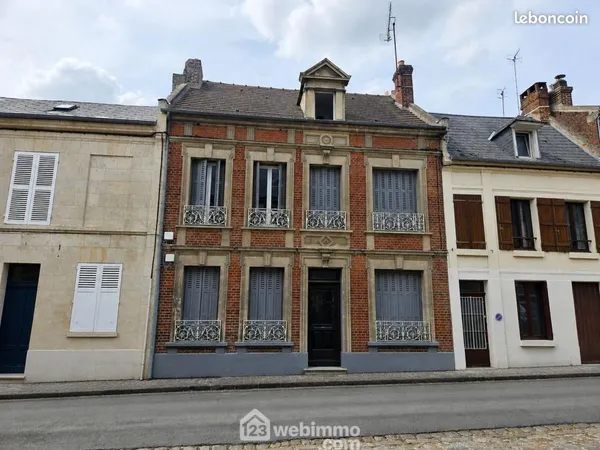 Maison 8 pièces 176 m²