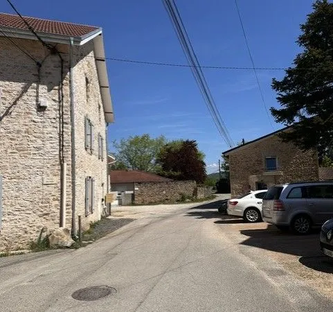 T2 meublé 42 m² - Jardin privatif, parking, climatisation - Villemoirieu