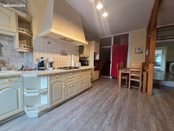 Maison 6 pièces 195 m²