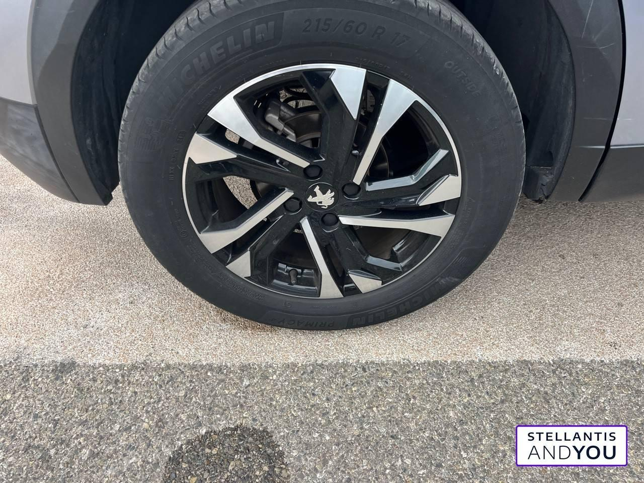 Peugeot 2008 puretech 100 s&s bvm6 allure — photo 4