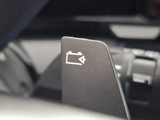 Renault Megane e-tech ev60 220 ch super charge — photo 41