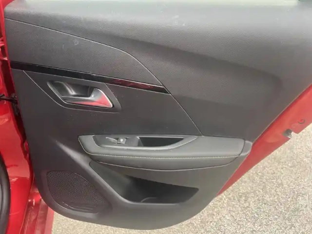 Peugeot 208 electrique 50 kwh 136ch — photo 15