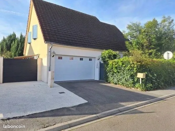 MAISON THISE (Besançon)6 PIECES 4 CHAMBRES