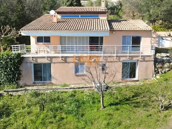 Maison 7 pièces 244 m²