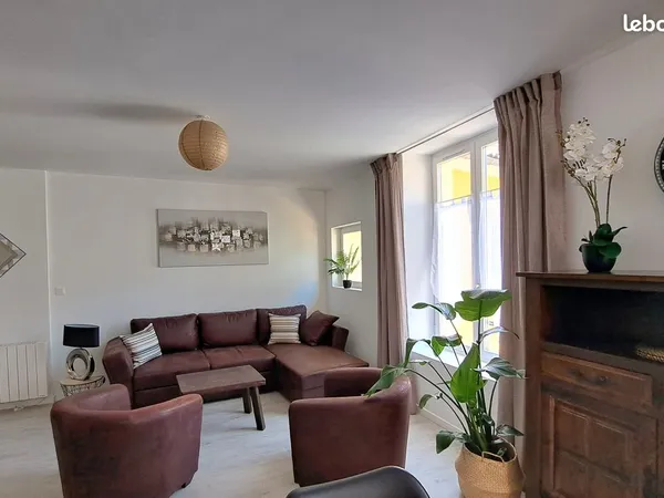 T3 MEUBLÉ 60m2 - 2 chambres- Centre Ville DIGNE LES BAINS