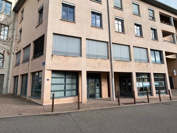 Local commercial 90 m2 Thizy-Les-Bourgs