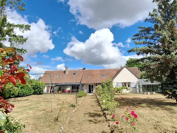 Maison ancienne à Chaumont-sur-Loire.