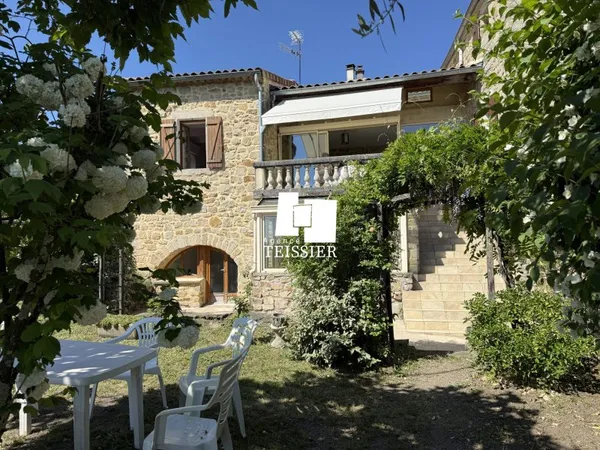 Maison de charme avec vue dominante & piscine