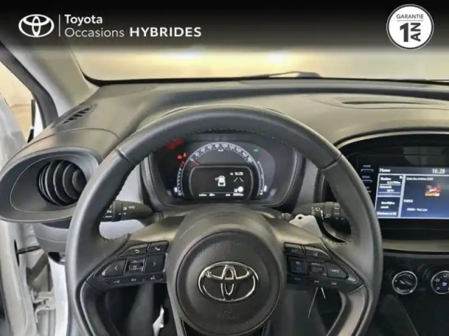Toyota Aygo x 1.0 vvt-i 72ch dynamic — photo 13