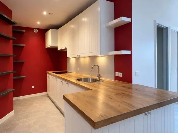 Appartement lumineux avec 2 à 3 chambres possible — Dernier étage au coeur de Mennecy (avec parking 