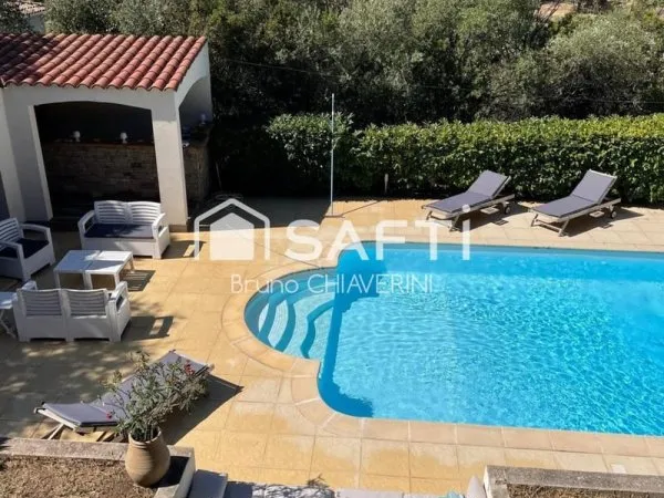 Maison familiale sans vis a vis avec piscine