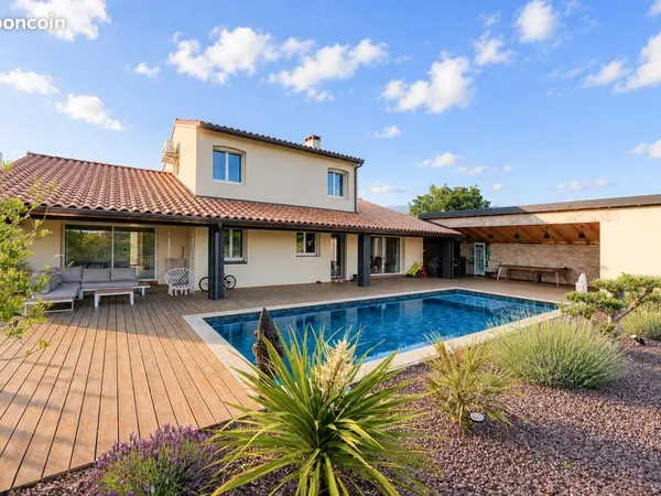 Maison 5 pièces 180 m²