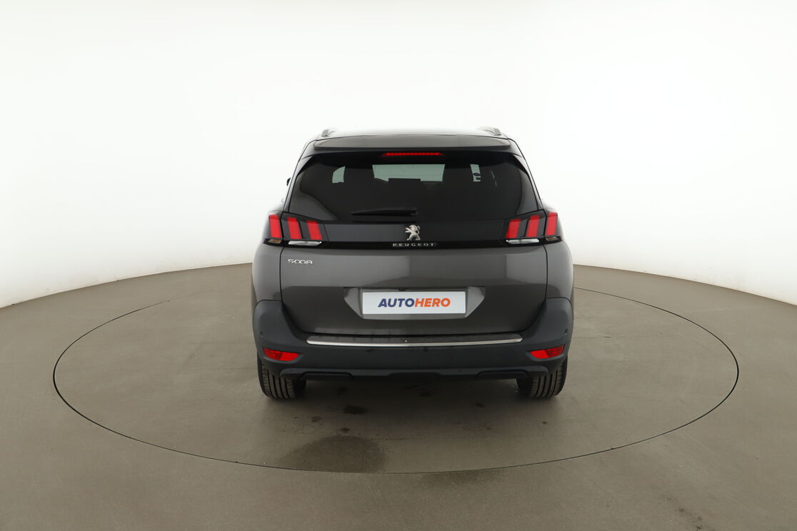 Peugeot 5008 1.2 Hybrid Allure Pack e-DCS6 — photo 4