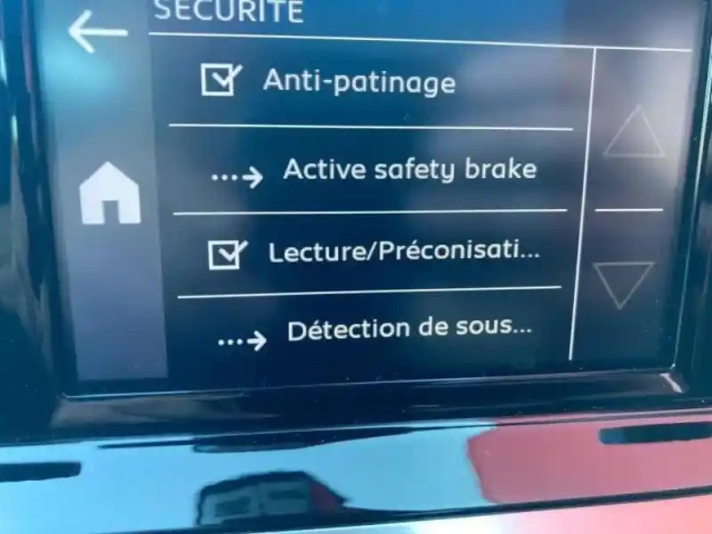 Peugeot 208 1.2 puretech 75ch s&amp;s like — photo 13