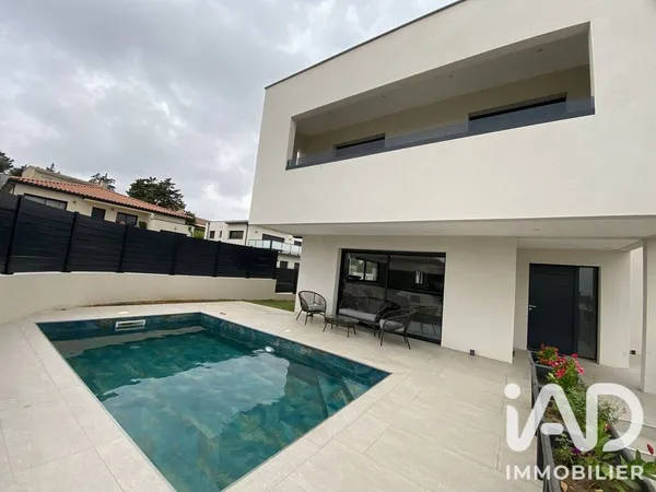 Villa 4 pièces 192 m²