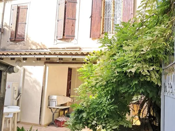 Maison de ville première ceinture Avignon