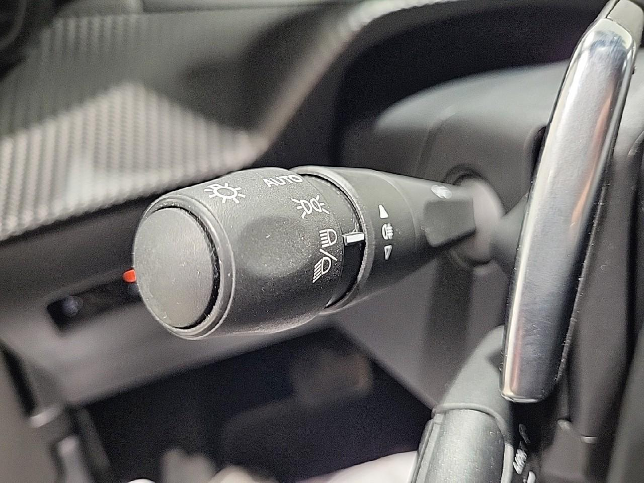 Peugeot 2008 puretech 130 s&s eat8 allure — photo 20