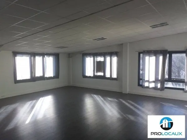 Bureau 310 m²