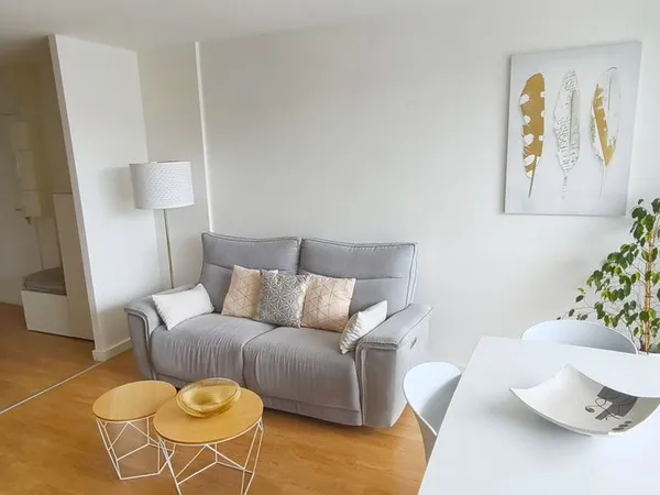 Appartement Chaville 3 pièces lumineux sans vis-à-vis, dernier étage avec vue - balcon, parking