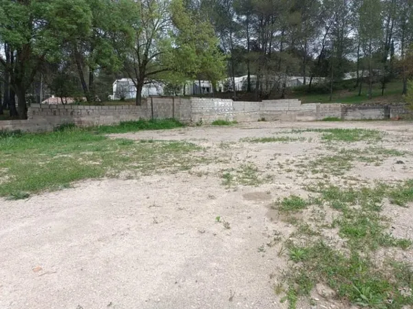 Terrain 320 m²