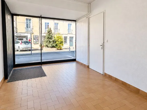 Local commercial 57 m² MONTAIGU VENDEE