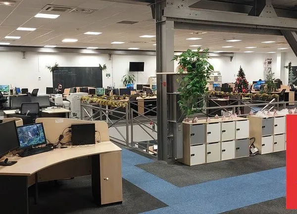 Bureaux 2129 m² JAUNAY CLAN