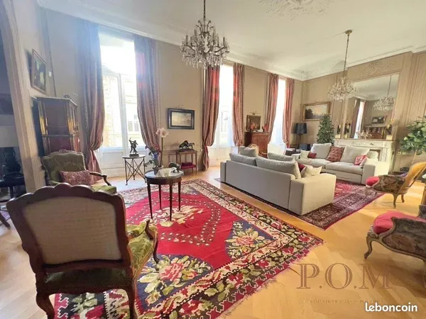 Appartement 5 pièces 219 m²
