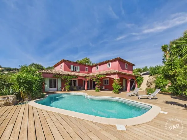 Maison 8 pièces 240 m²