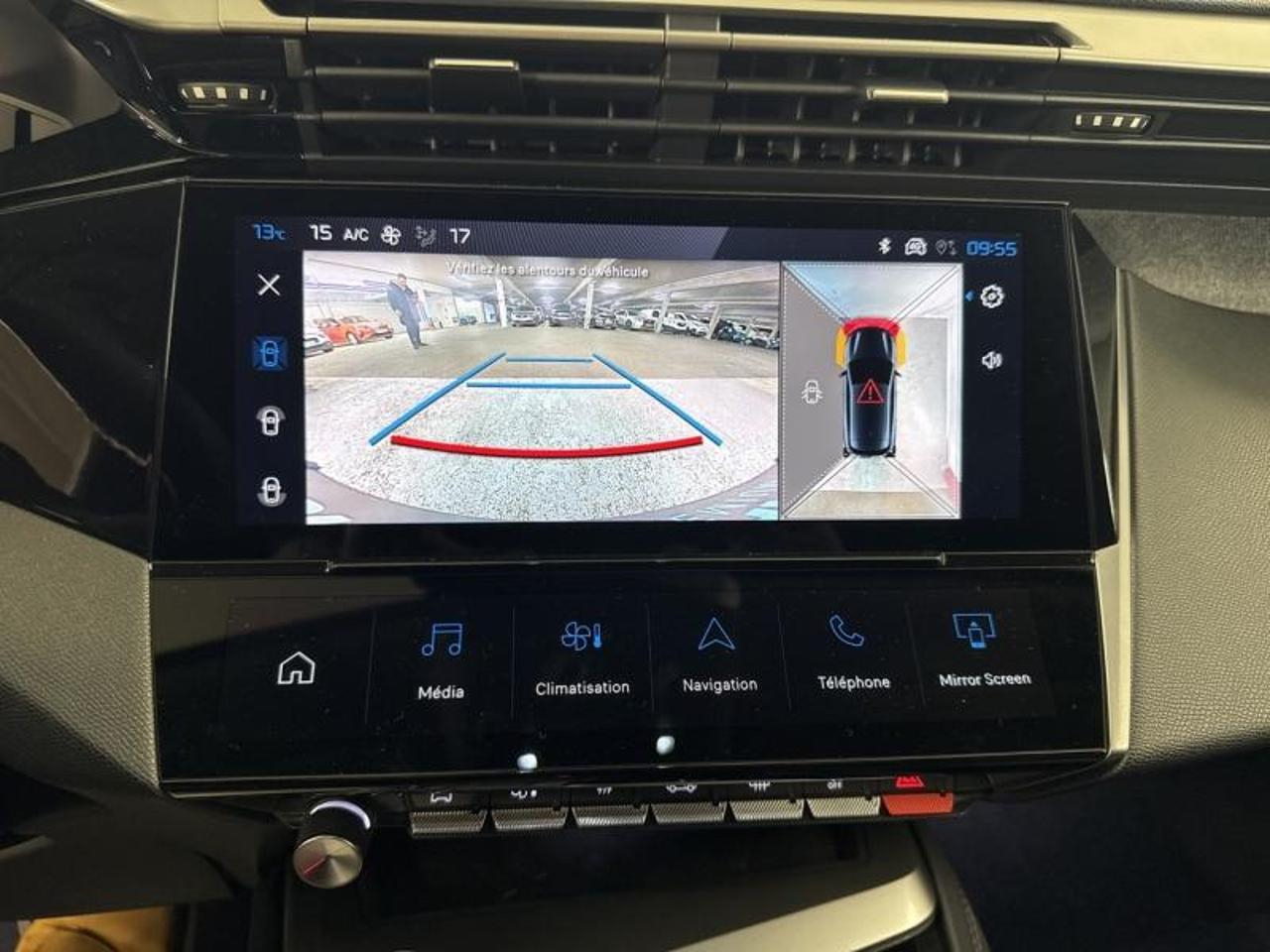 Peugeot 308 phev 180ch allure e-eat8 — photo 17