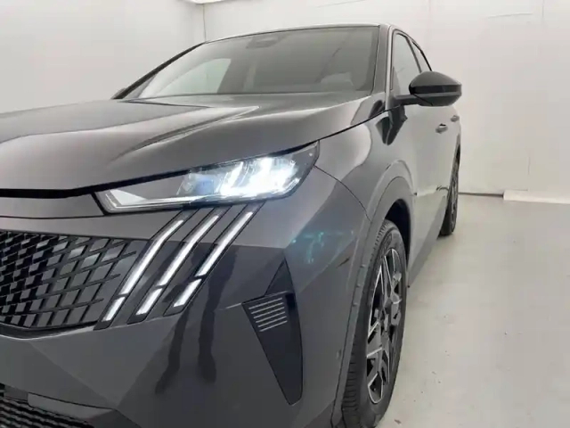 Peugeot 3008 hybrid 145 e-dcs6 — photo 24