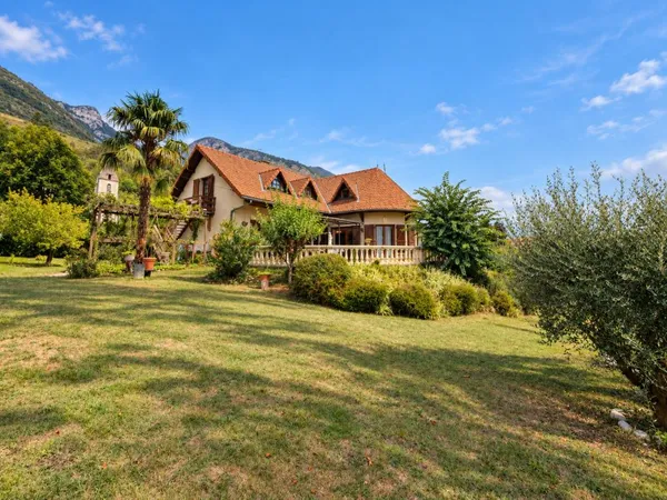 Maison 7 pièces 200 m²