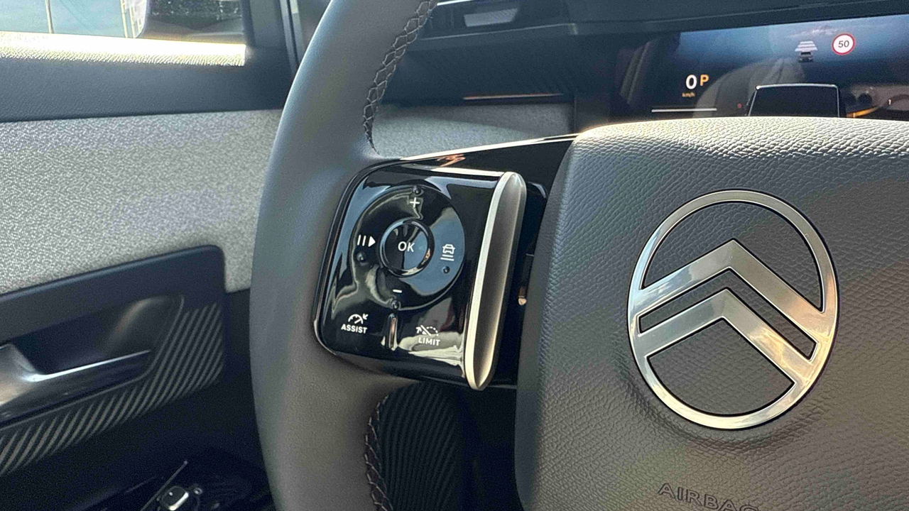 Citroen C5 Aircross Hybride 145 e-DCS6 — photo 24