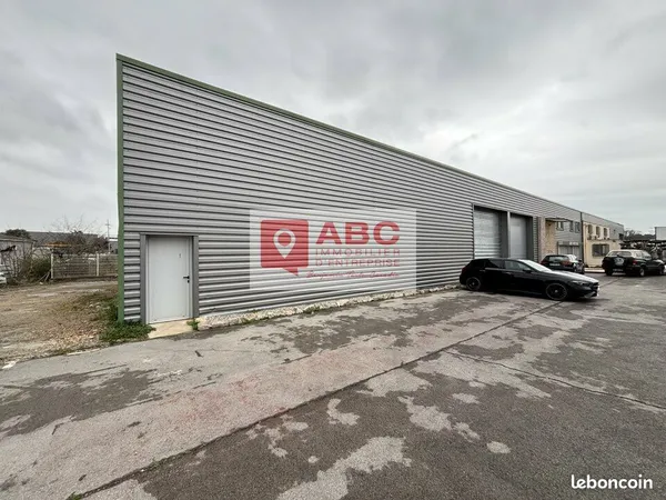 LOCAL D'ACTIVITE 335 m² SAINT JEAN DE VEDAS