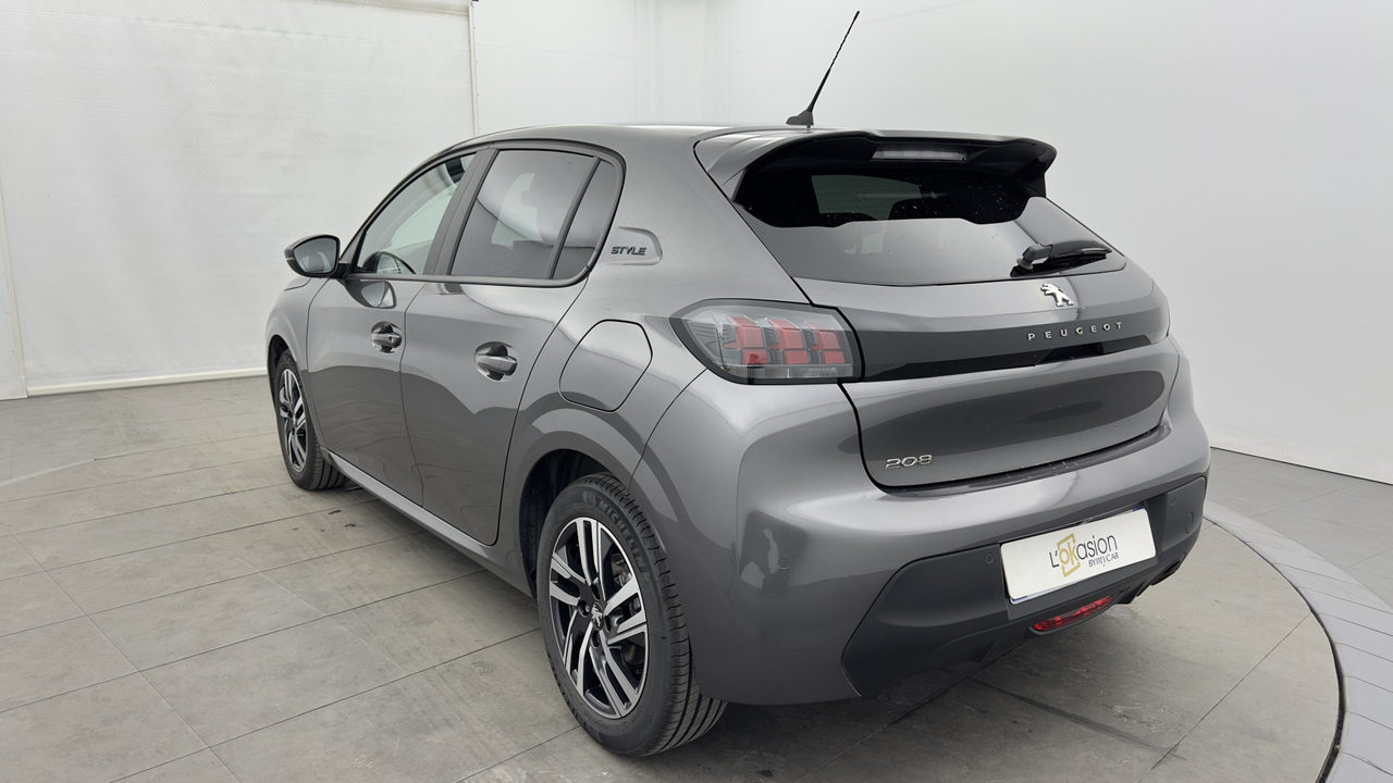 Peugeot 208 PureTech 100 S&amp;S EAT8 — photo 3