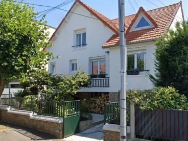 Maison familiale de 204 m² - 6 chambres - Terrain de 507 m²