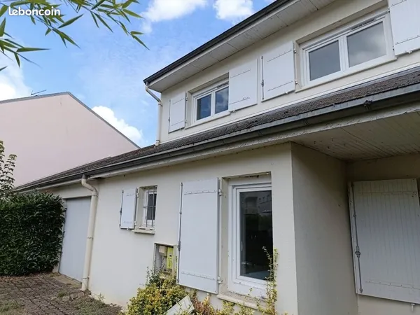 Maison à louer Neuvy sur loire