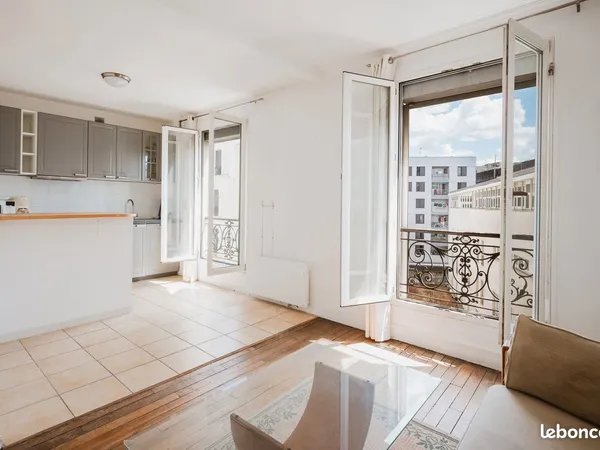 Bel appartement 2 pièces - Lumineux et calme - Absence de vis à vis - Bien agencé