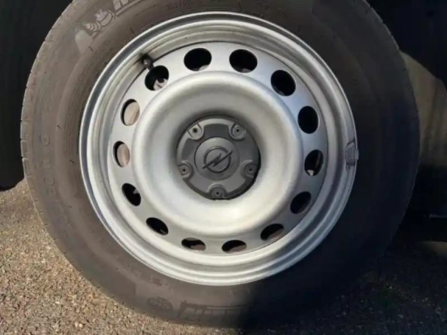 Opel Combo cargo m 650kg bluehdi 130ch s&amp;s — photo 13