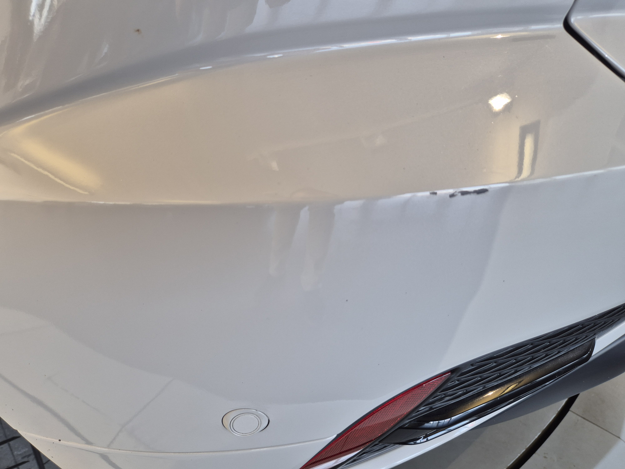 Jaguar E-Pace P300e ch PHEV AWD BVA — photo 20