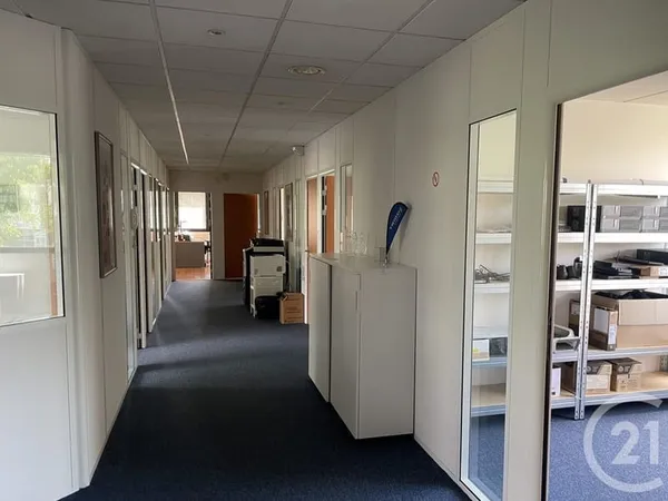 Bureaux 200 m²